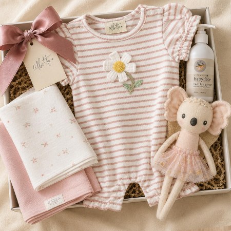 Albetta Newborn Hamper for a Girl